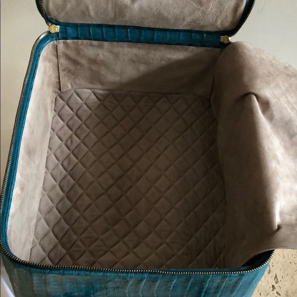 ❌SOLD❌NANCY GONZALEZ Trolley Wheeled Suitcase - Picture 8 of 8